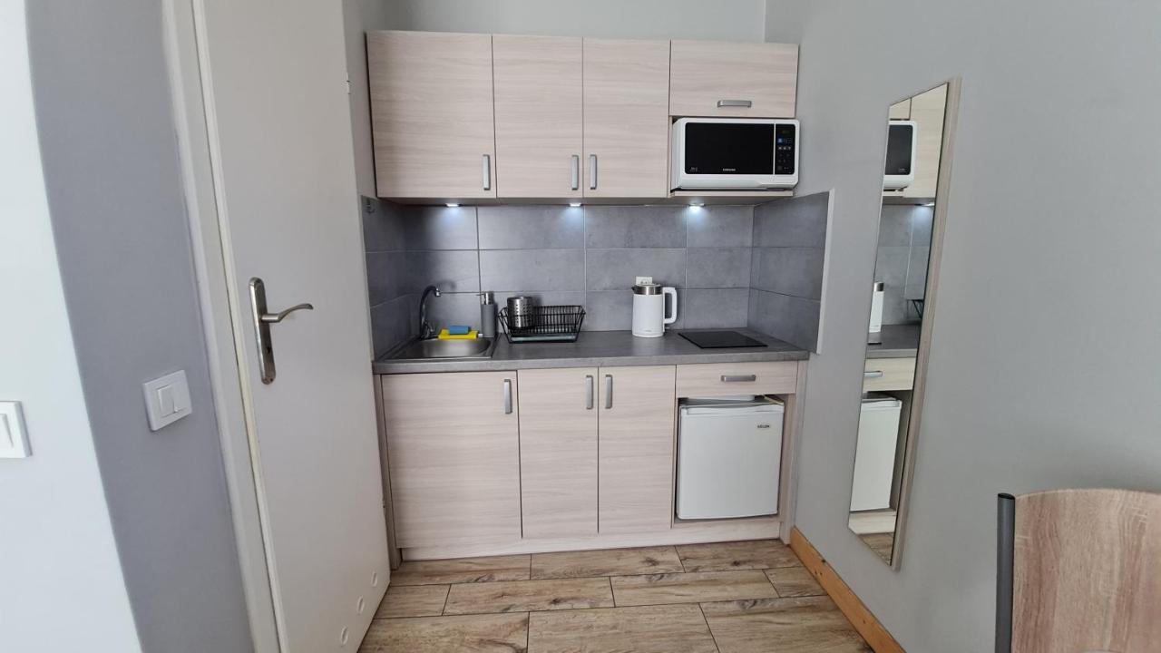Bela - Pokoje Z Aneksami I Apartamenty Kolobrzeg Exterior photo